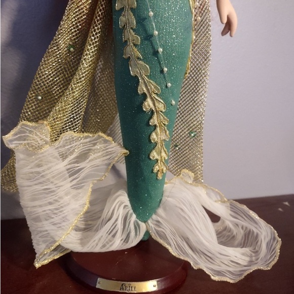 Disney Princess THE LITTLE MERMAID Special Edition Porcelain Keepsake Doll 2005 - Picture 3 of 6